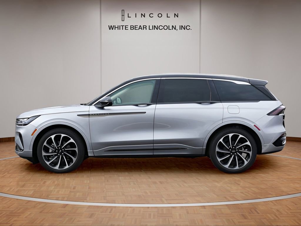 Used 2025 Lincoln Nautilus Black Label image 8