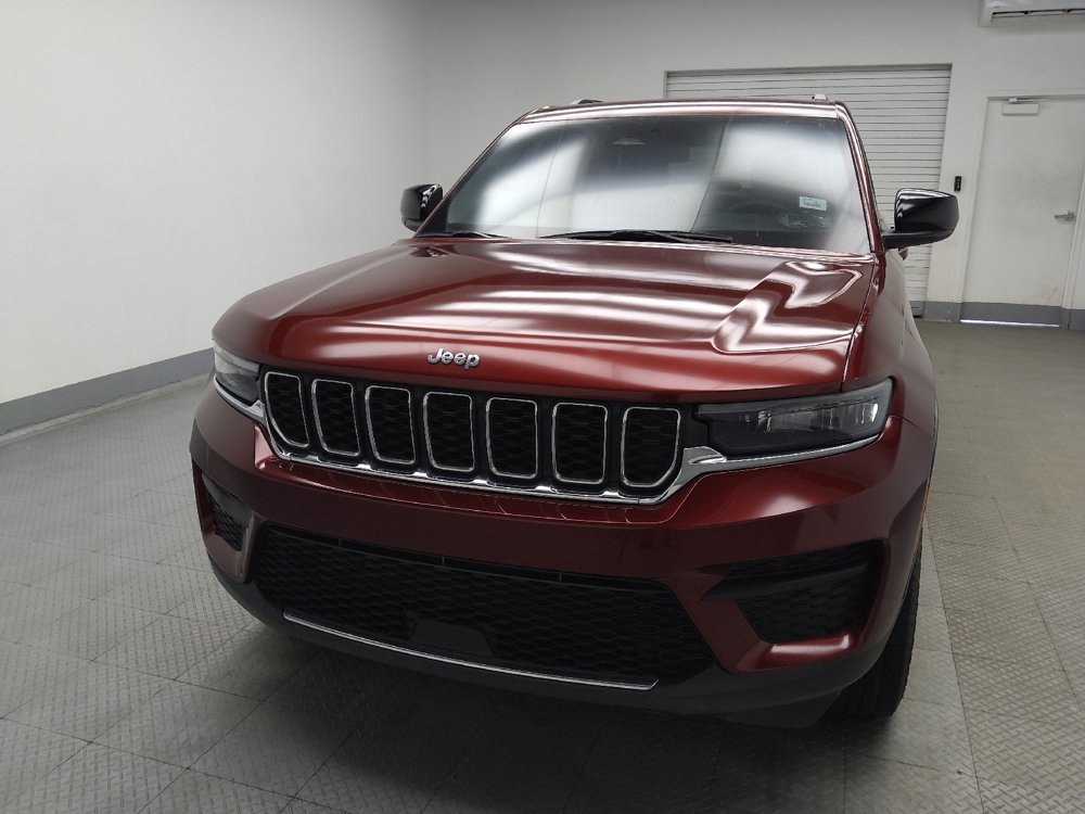 Used 2023 Jeep Grand Cherokee Laredo w/ Luxury Tech Group I AWD/4WD image 15