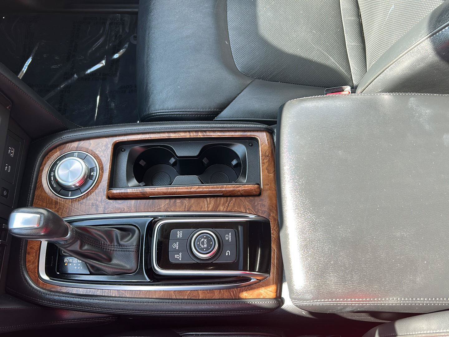 Used 2024 Nissan Armada SL w/ Captain's Chairs Package AWD/4WD image 16