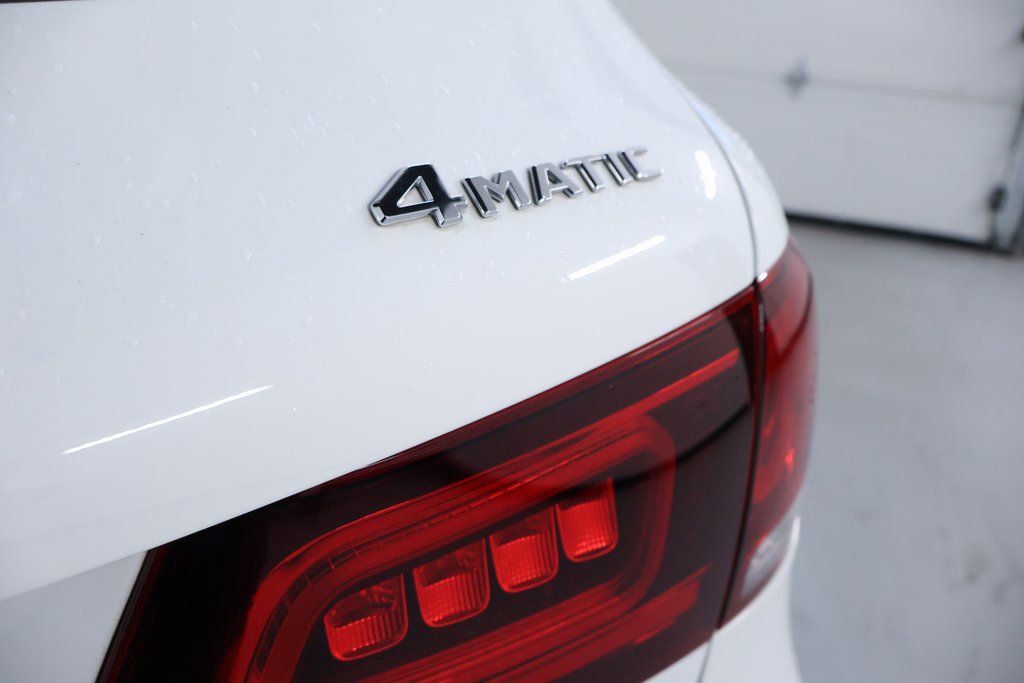 Used 2021 Mercedes-Benz GLC 300 4MATIC image 11