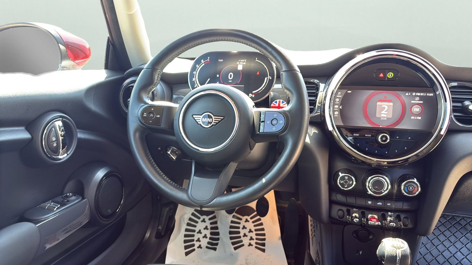 Used 2024 MINI Cooper 2-Door Hardtop FWD image 12