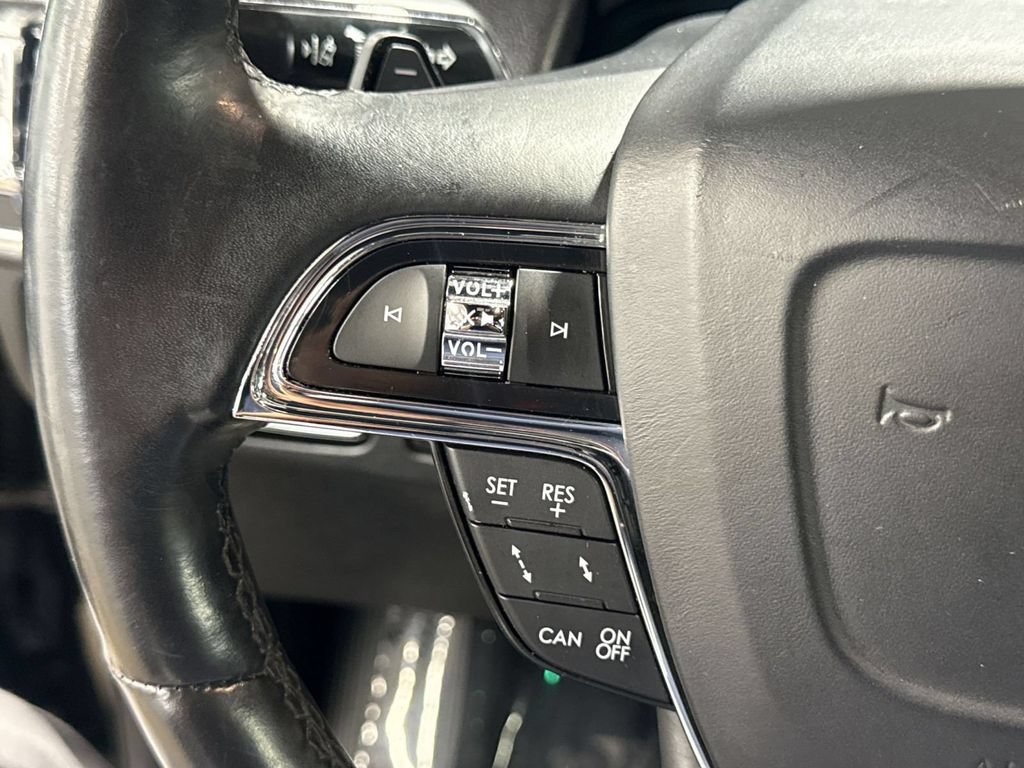 Certified 2020 Lincoln Navigator Reserve w/ Luxury Package AWD/4WD image 19