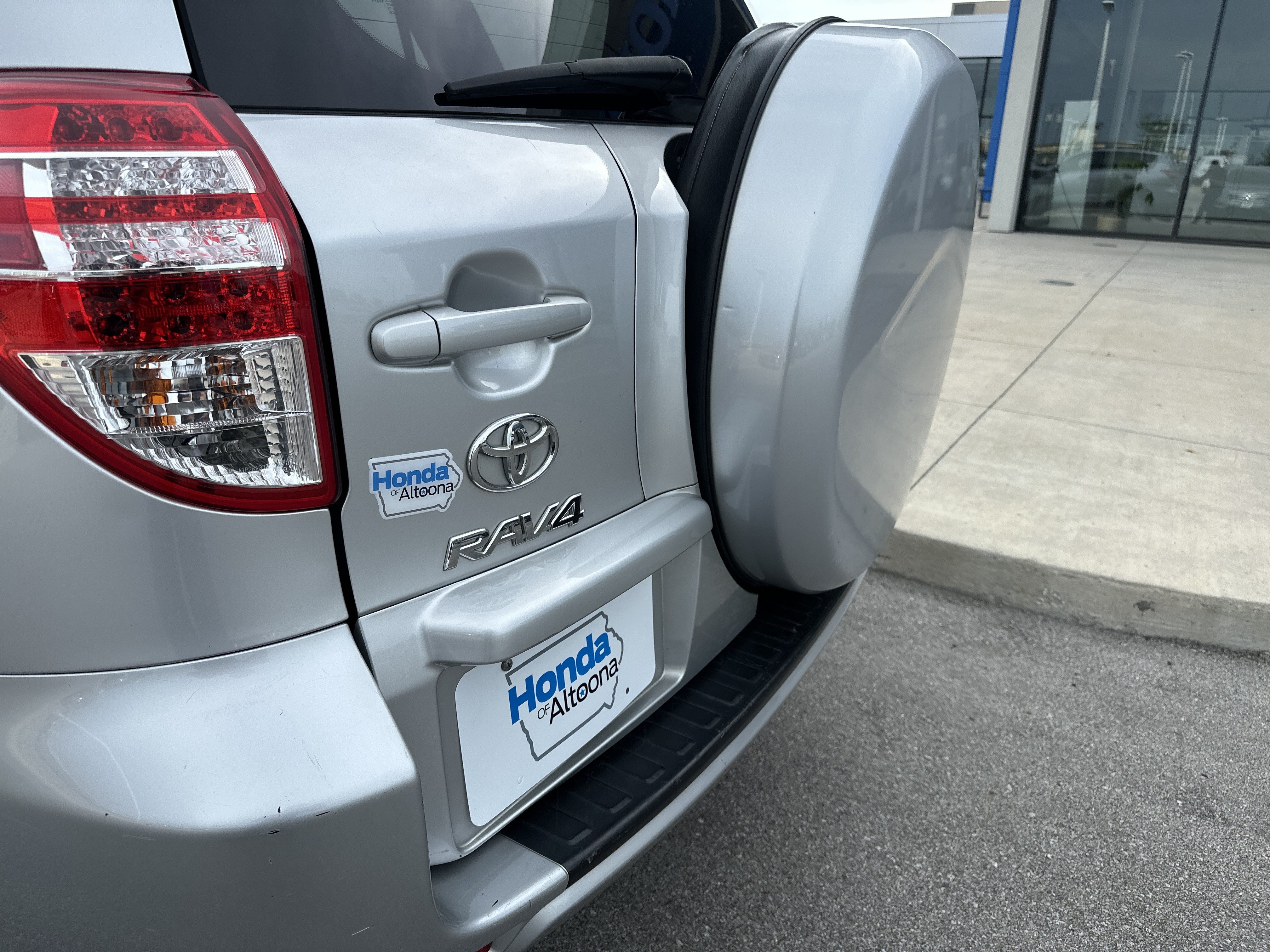 Used 2012 Toyota RAV4 4WD w/ Value Pkg image 8
