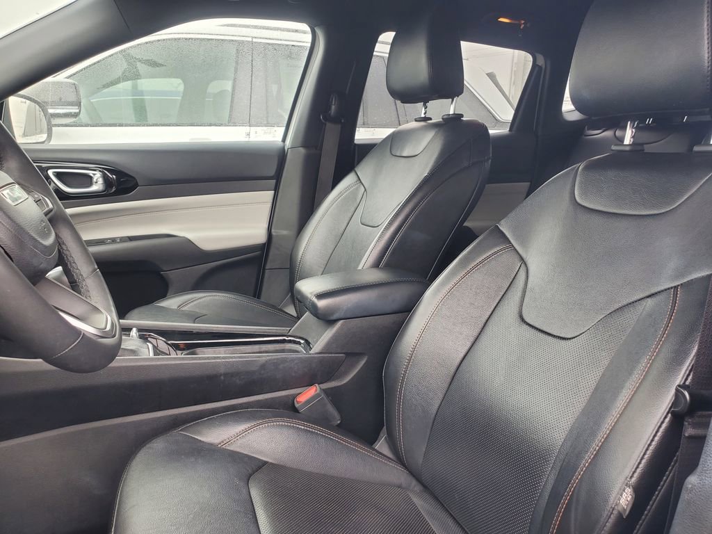 Used 2023 Jeep Compass Limited image 13