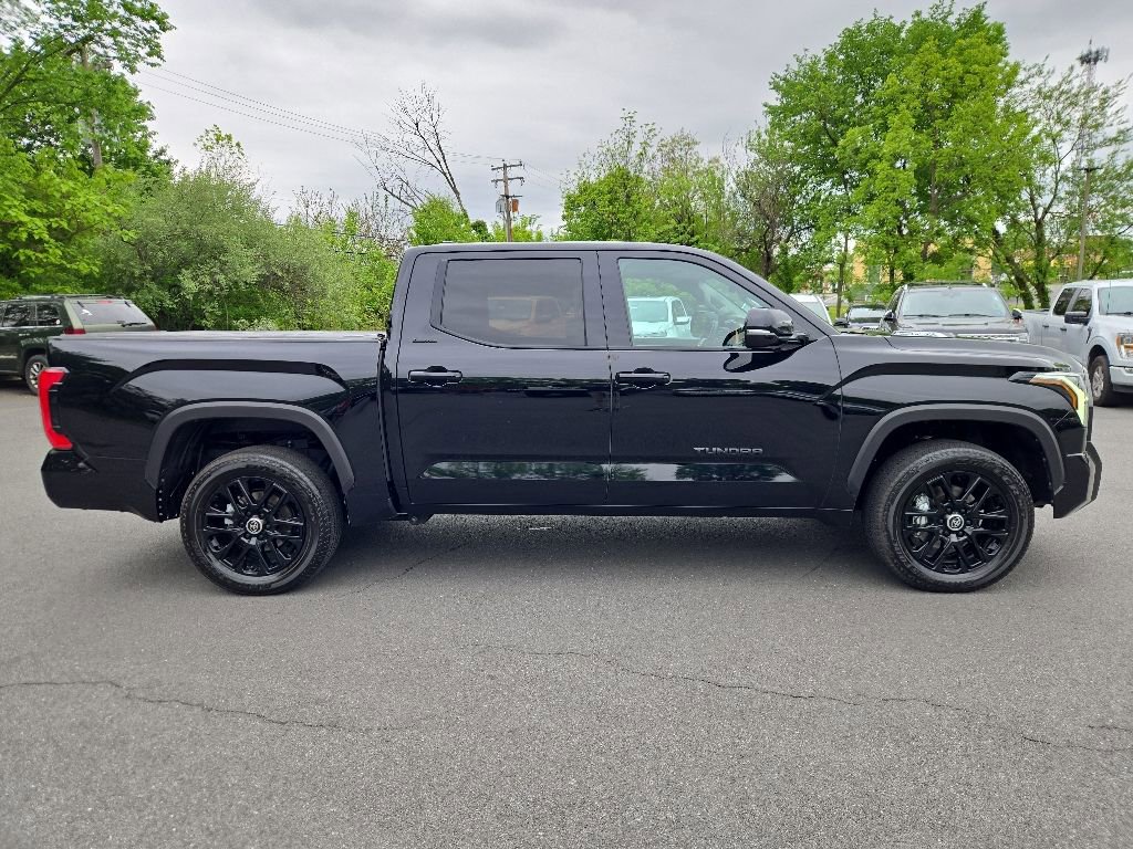 Used 2024 Toyota Tundra Limited AWD/4WD image 8