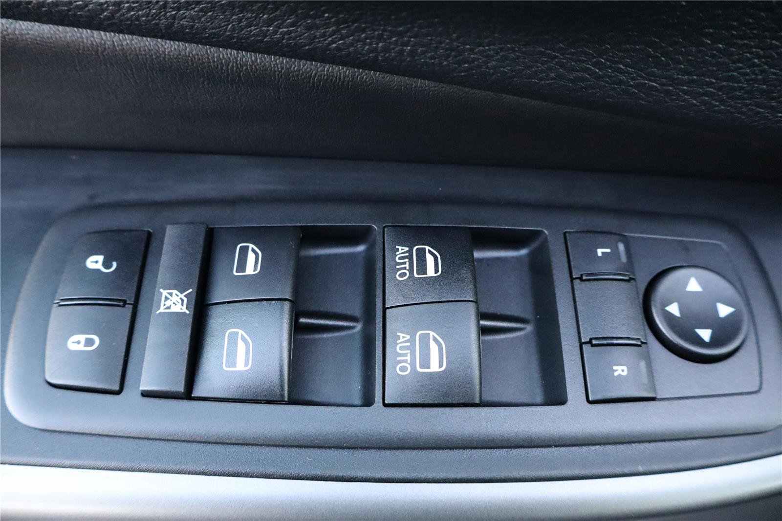 Used 2021 Jeep Cherokee Latitude Lux w/ Sun & Sound Group image 14