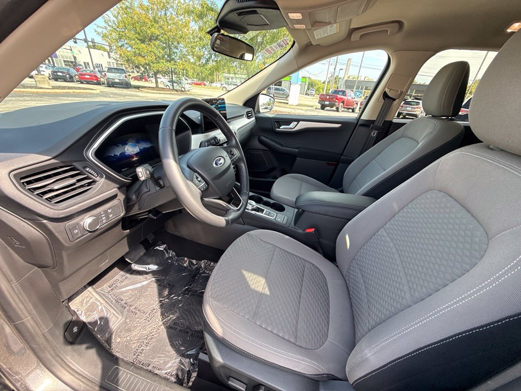 Used 2020 Ford Escape SE Sport FWD image 11