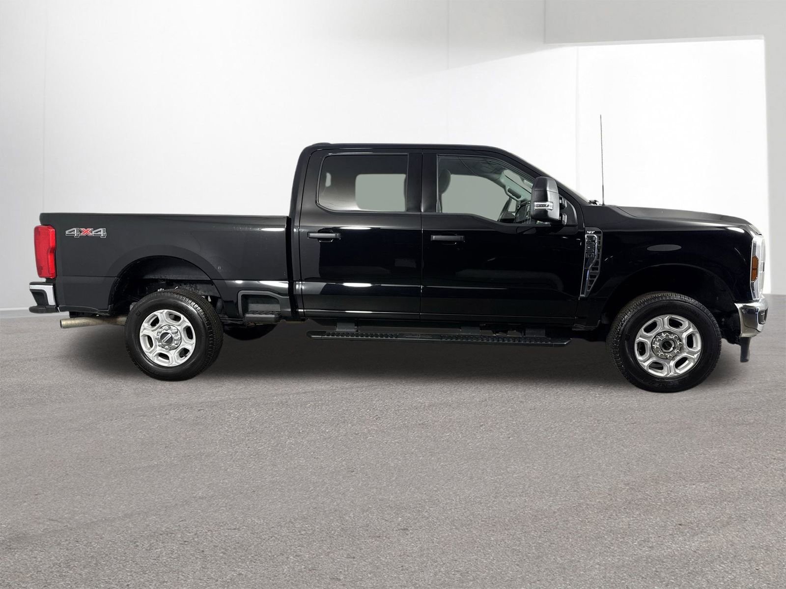 Used 2025 Ford F250 XLT image 34