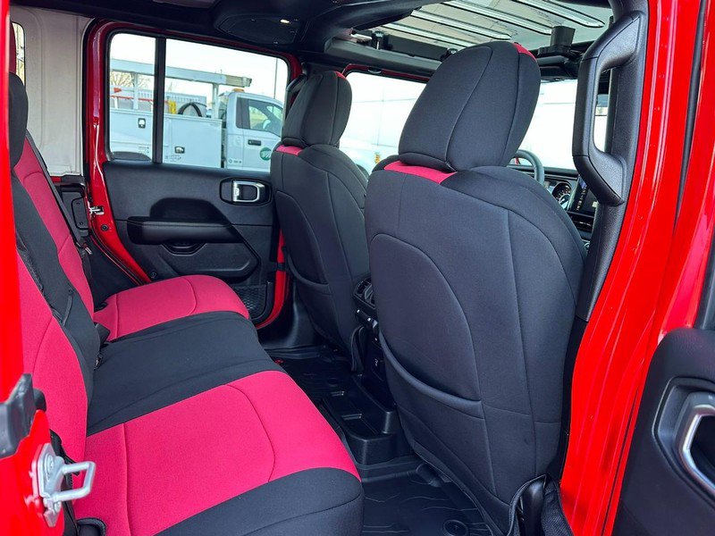 Used 2025 Jeep Wrangler Unlimited Sahara image 14