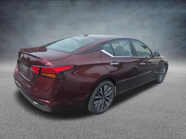 Used 2025 Nissan Altima 2.5 SV FWD image 8