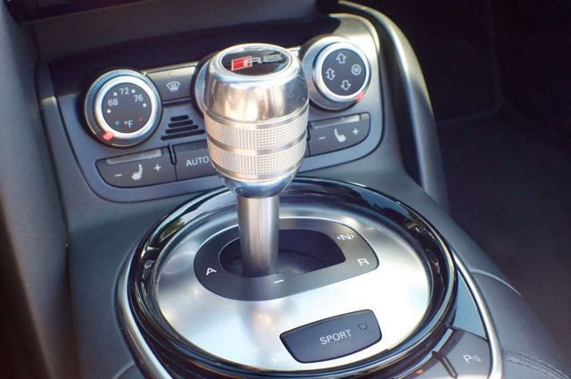 Used 2014 Audi R8 V8 w/ Convenience Package AWD/4WD image 36