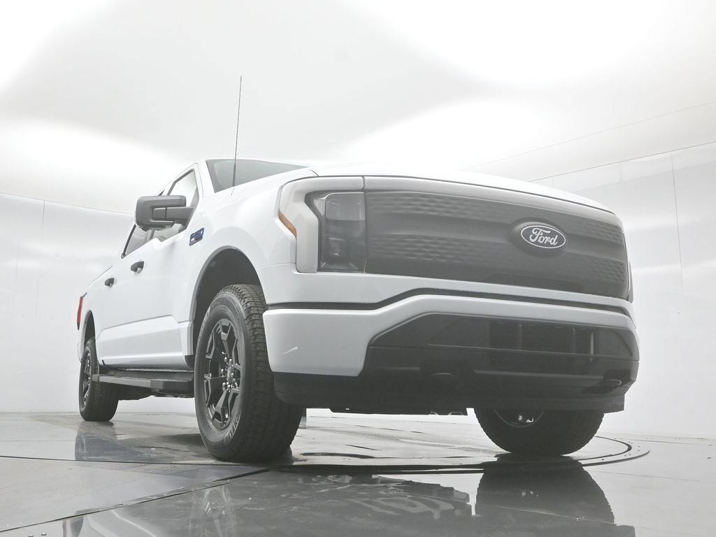 New 2025 Ford F150 Lightning XLT image 46