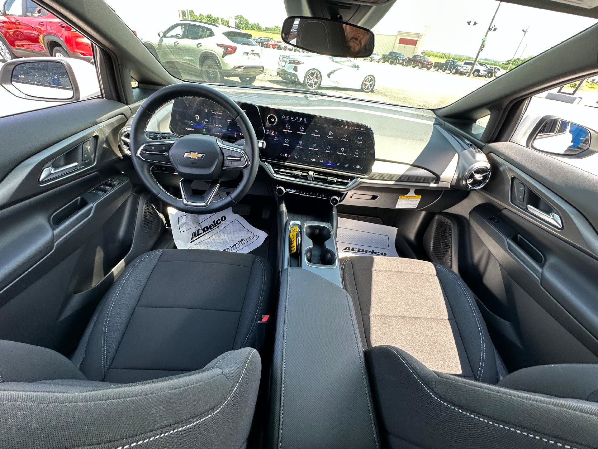 New 2026 Chevrolet Equinox EV LT w/ Comfort Package FWD image 24
