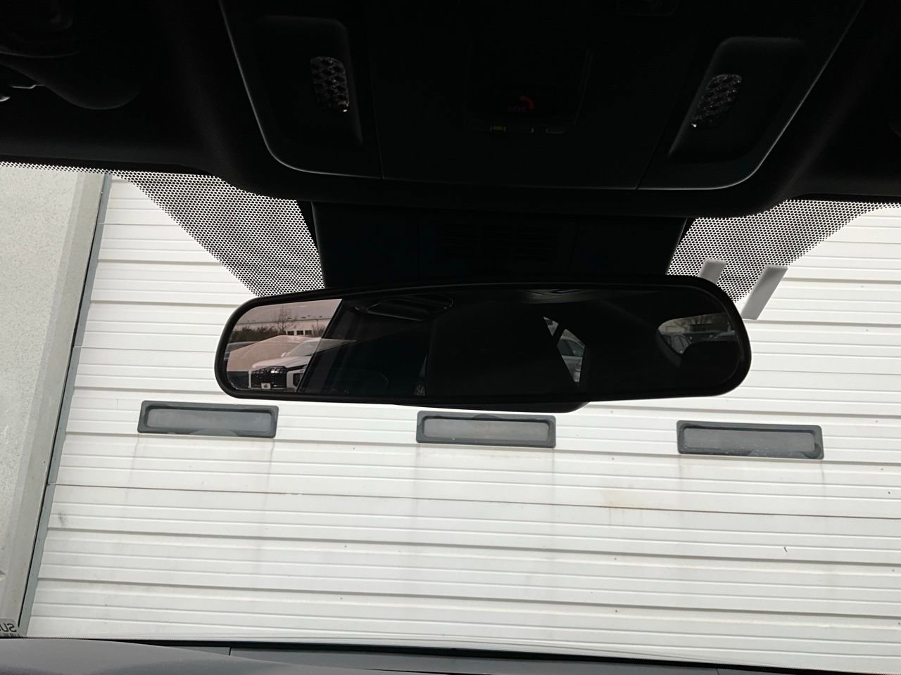 Used 2025 Toyota Camry SE image 18