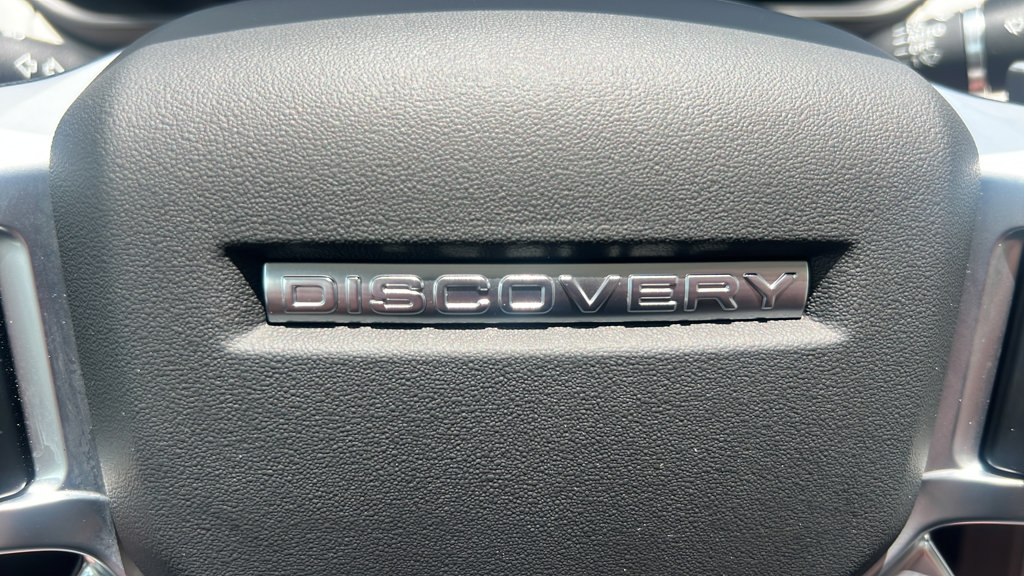 Used 2025 Land Rover Discovery Dynamic SE AWD/4WD image 34