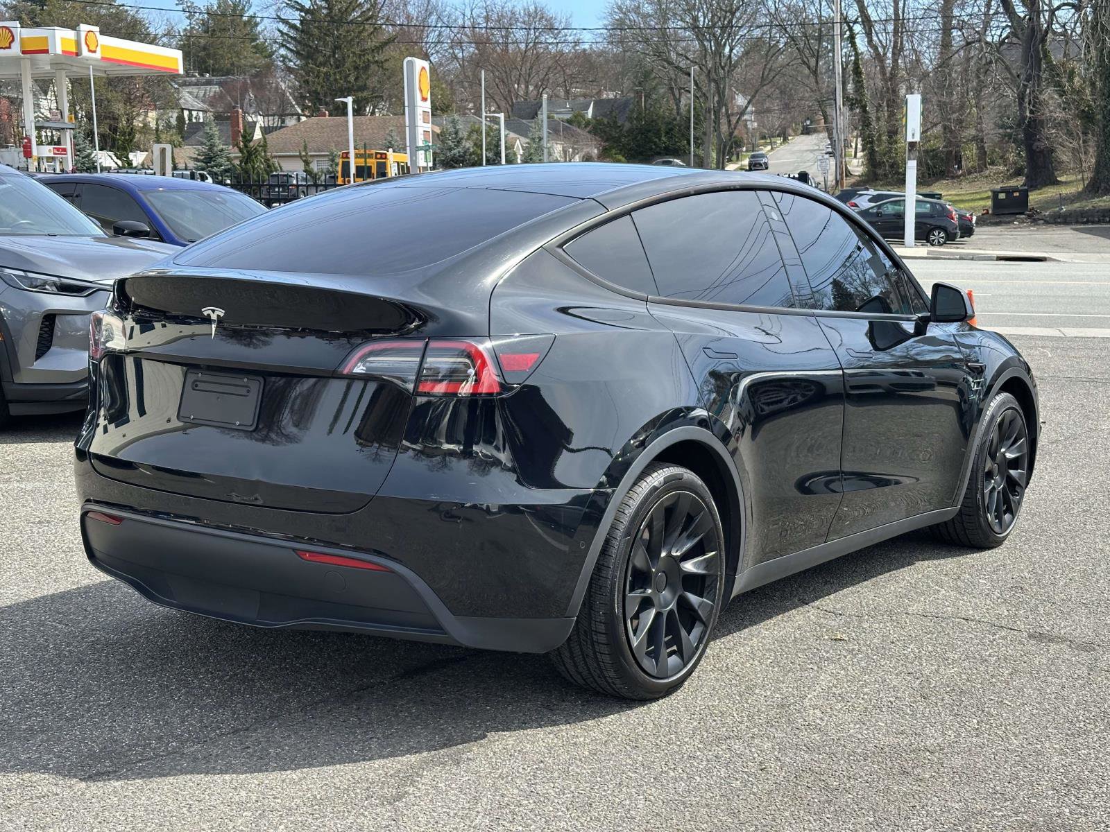 Used 2021 Tesla Model Y Long Range AWD/4WD image 3