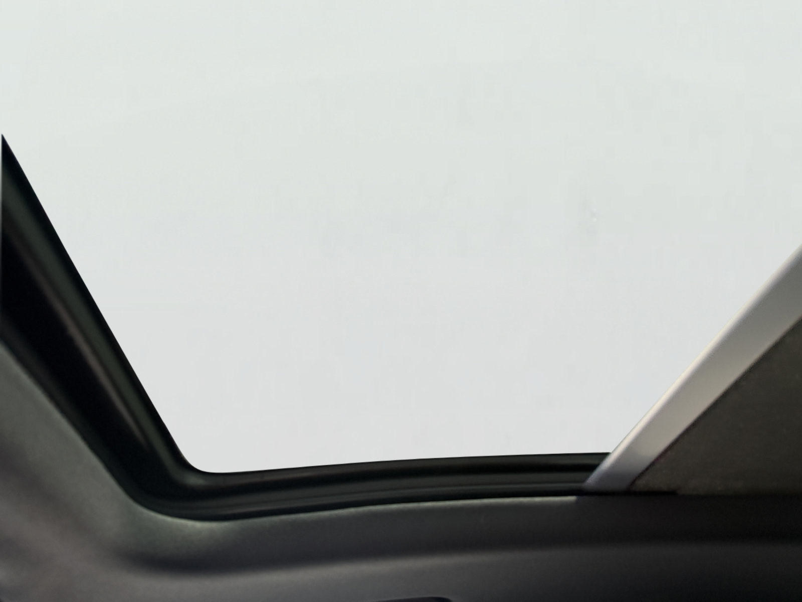 New 2026 Porsche Macan AWD/4WD image 27