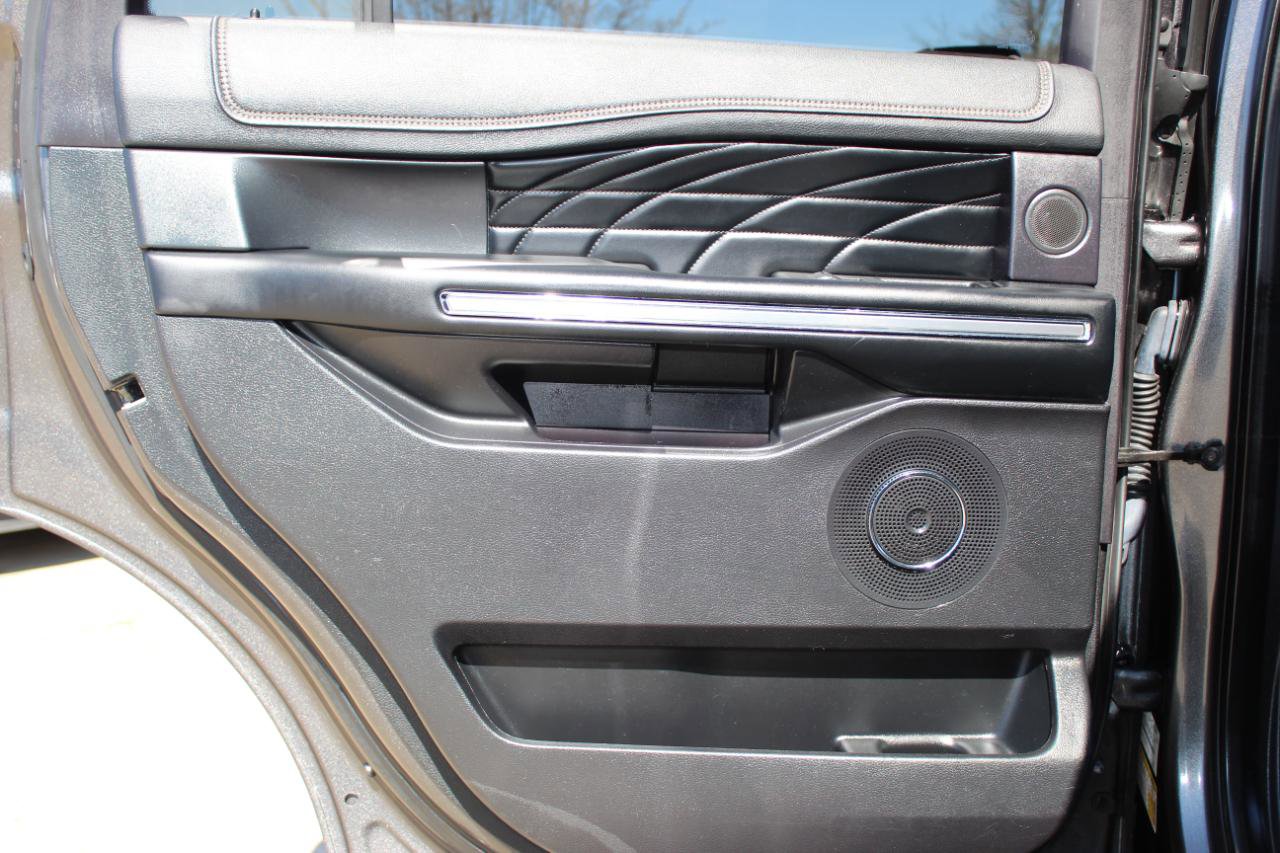 Used 2018 Ford Expedition Platinum image 15