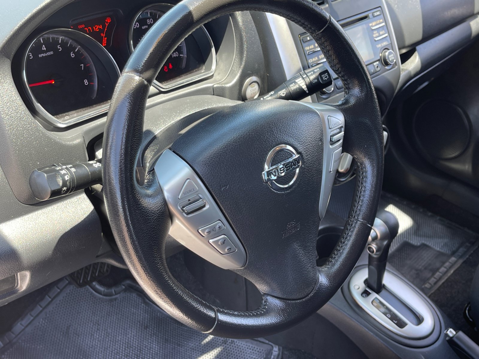 Used 2014 Nissan Versa Note SV w/ SL Package FWD image 9