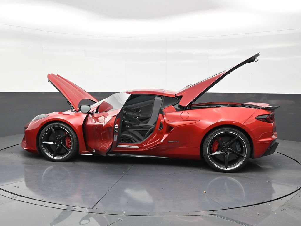 Used 2025 Chevrolet Corvette E-Ray w/ Stealth Interior Trim Package AWD/4WD image 31