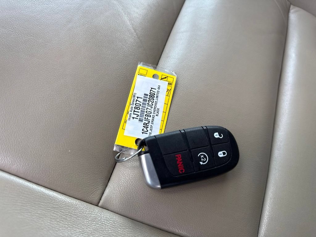 Used 2018 Jeep Grand Cherokee Limited AWD/4WD image 23