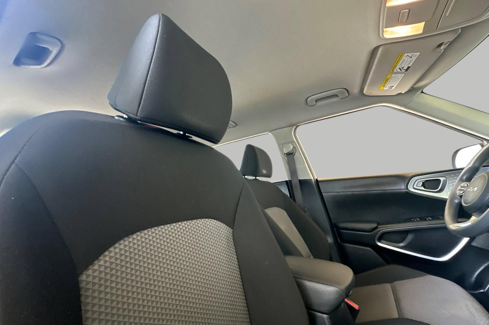 Certified 2023 Kia Soul LX FWD image 18