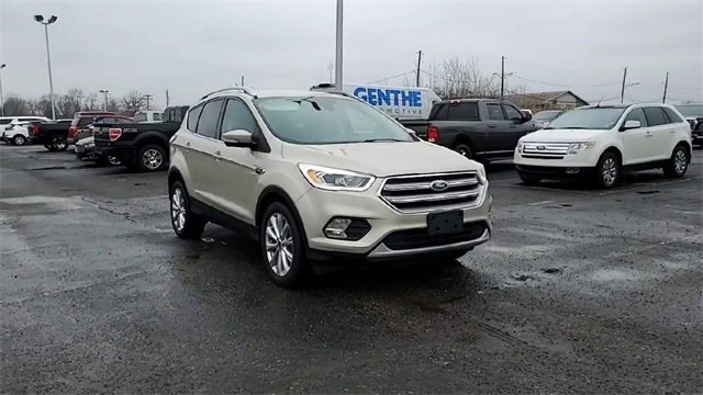 Used 2017 Ford Escape Titanium image 2