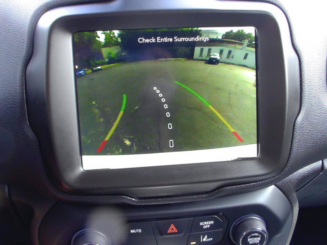 Used 2022 Jeep Renegade Latitude AWD/4WD image 21