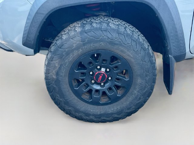 Used 2017 Toyota Tacoma TRD Pro AWD/4WD image 24