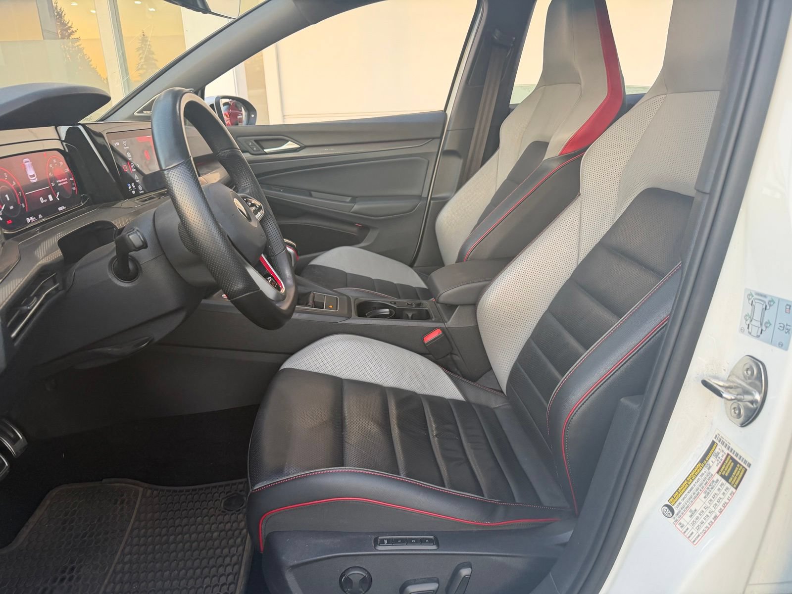 Used 2022 Volkswagen GTI SE FWD image 15