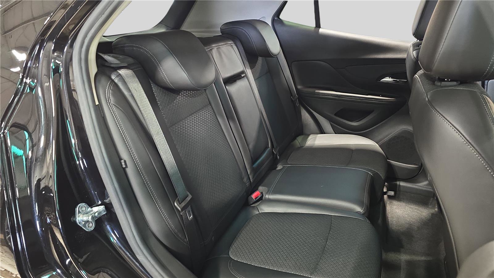 Used 2022 Buick Encore Preferred w/ Safety Package image 14