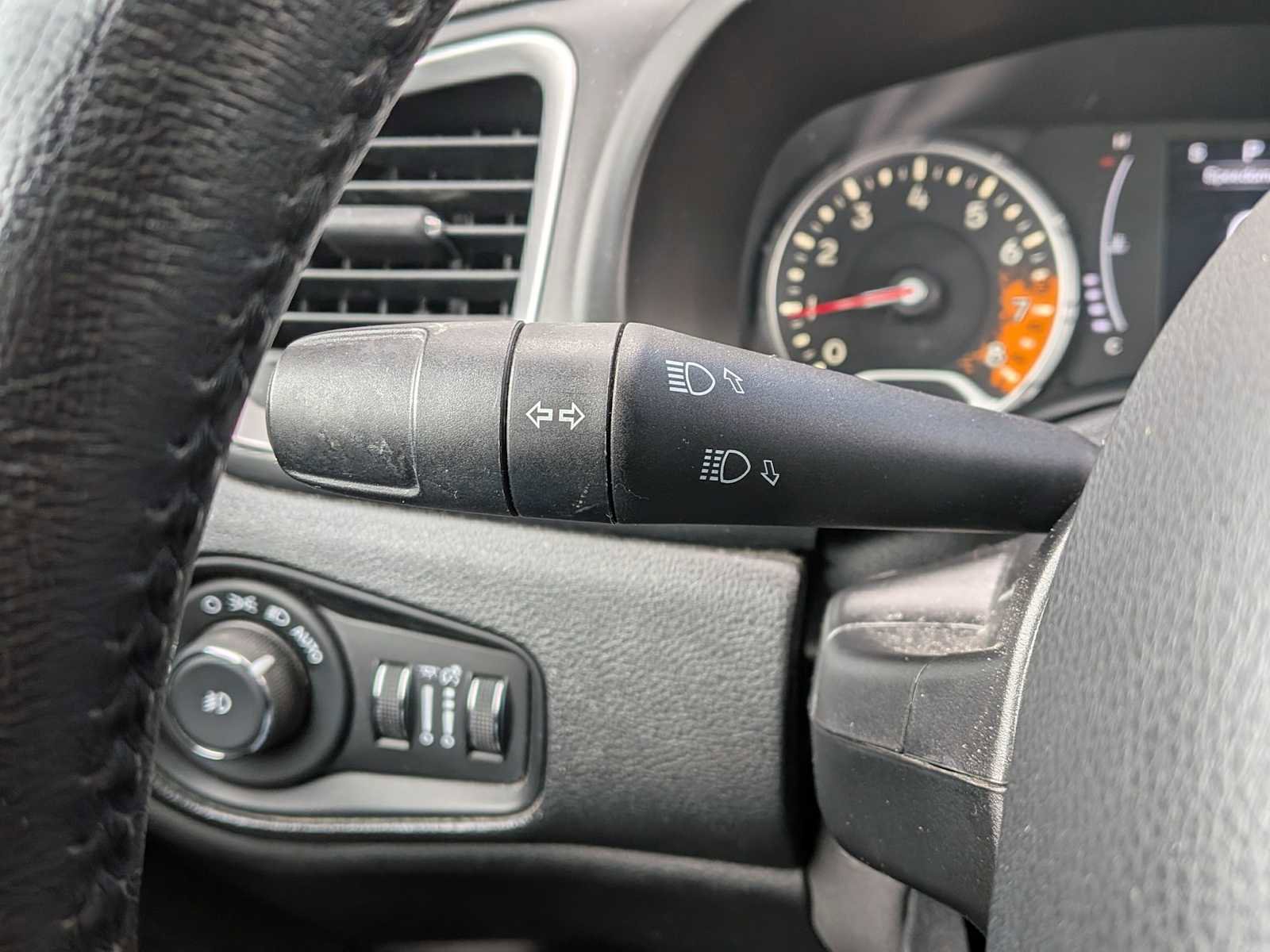 Used 2018 Jeep Renegade Latitude image 25