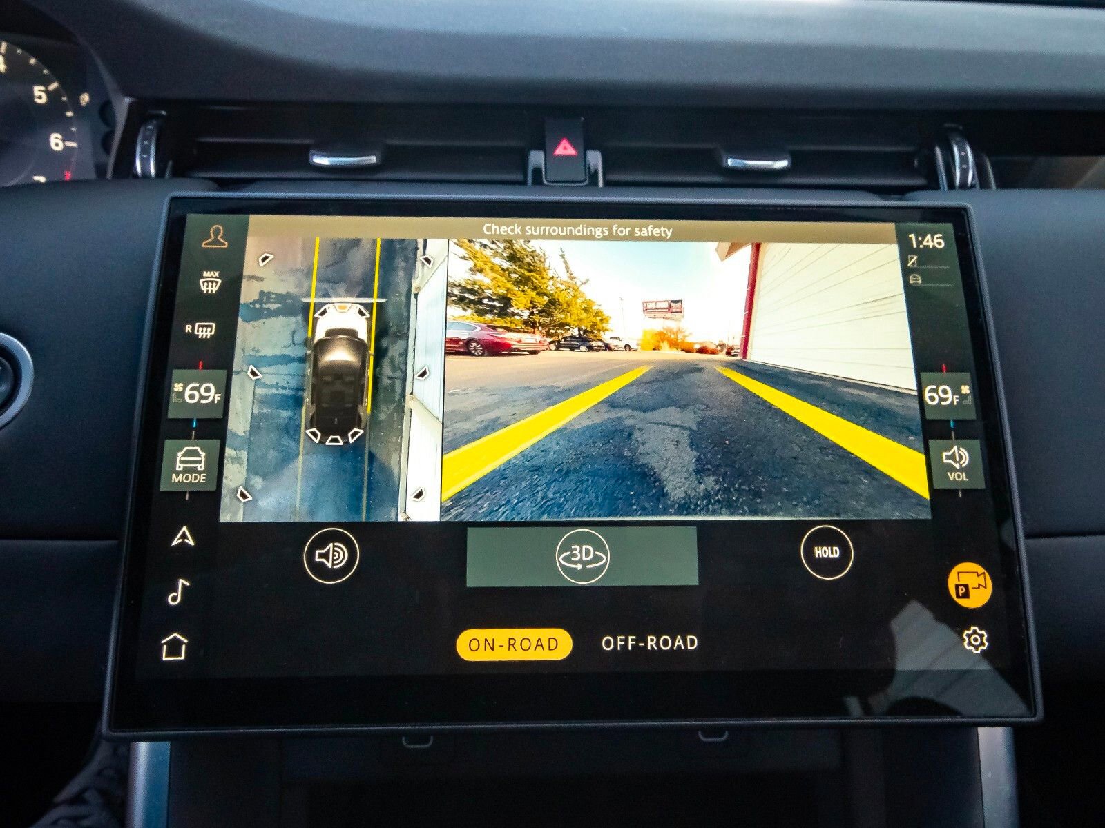 Used 2025 Land Rover Discovery Sport S image 21