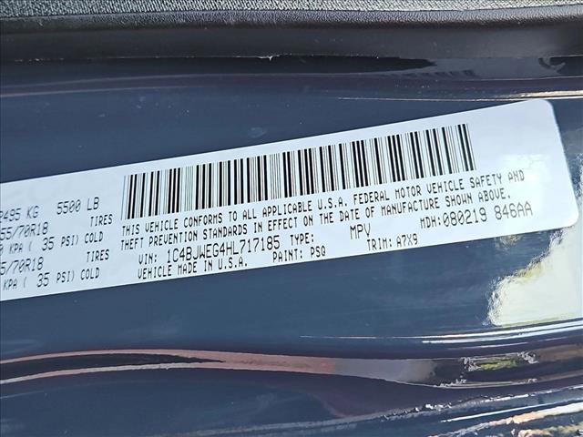 Used 2017 Jeep Wrangler Unlimited Sahara w/ Connectivity Group image 28