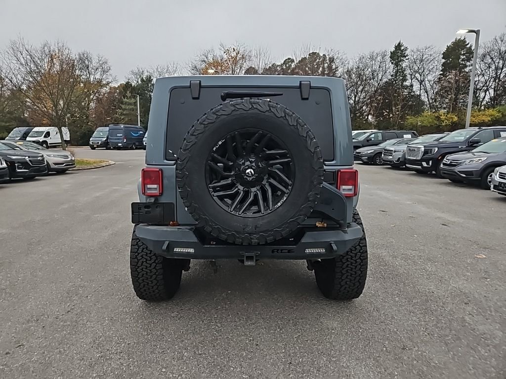 Used 2015 Jeep Wrangler Unlimited Rubicon w/ Connectivity Group image 6