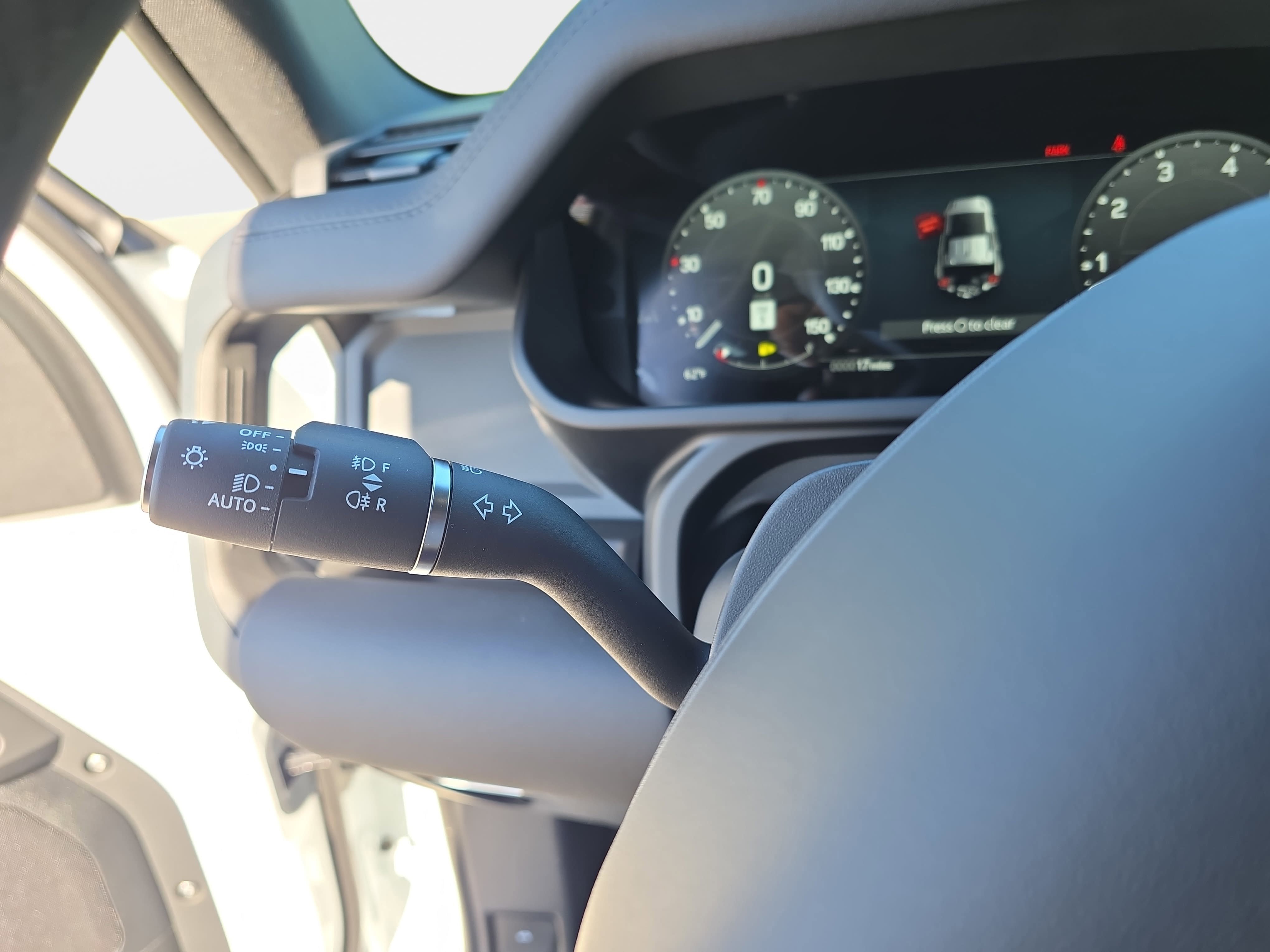 New 2026 Land Rover Defender 110 X-Dynamic SE AWD/4WD image 25