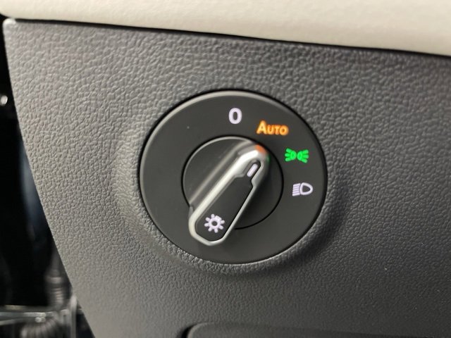 New 2026 Volkswagen Taos SE image 20