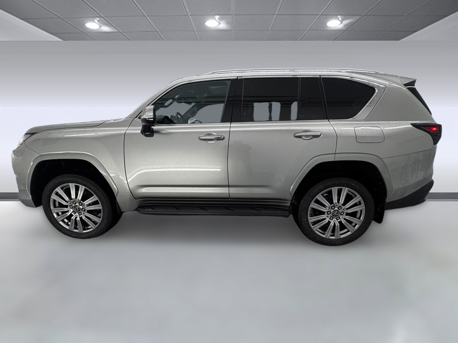 Used 2022 Lexus LX 600 4WD w/ Ultra Luxury Package image 2