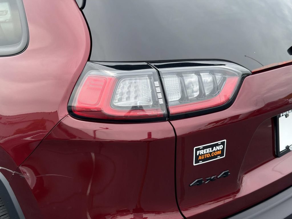Used 2021 Jeep Cherokee Latitude Plus AWD/4WD image 12