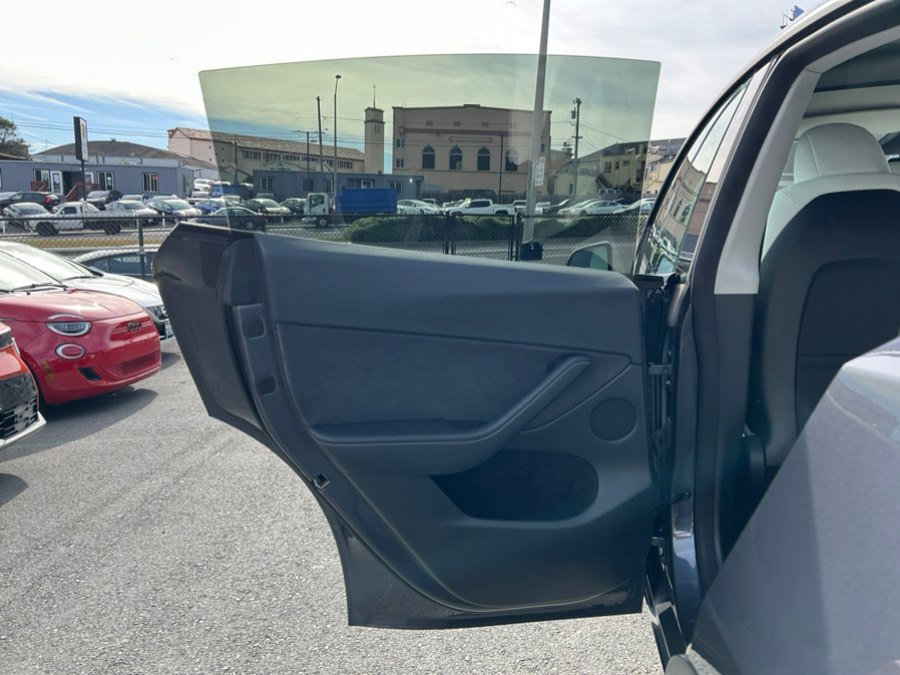 Used 2023 Tesla Model Y Long Range image 50