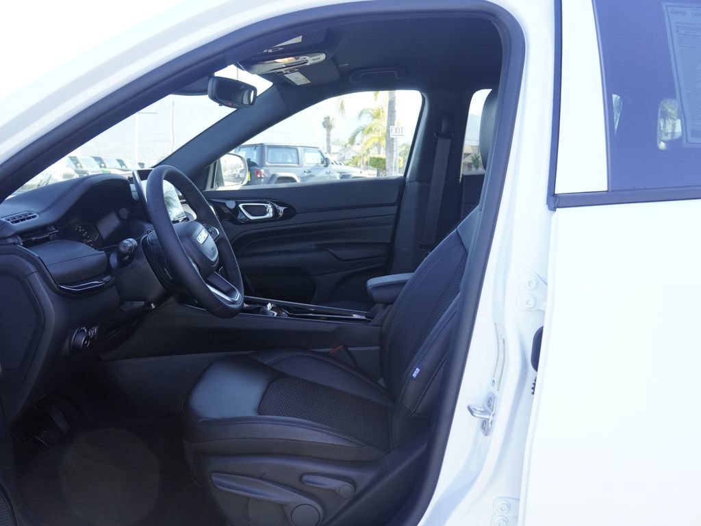 New 2026 Jeep Compass Latitude AWD/4WD image 21