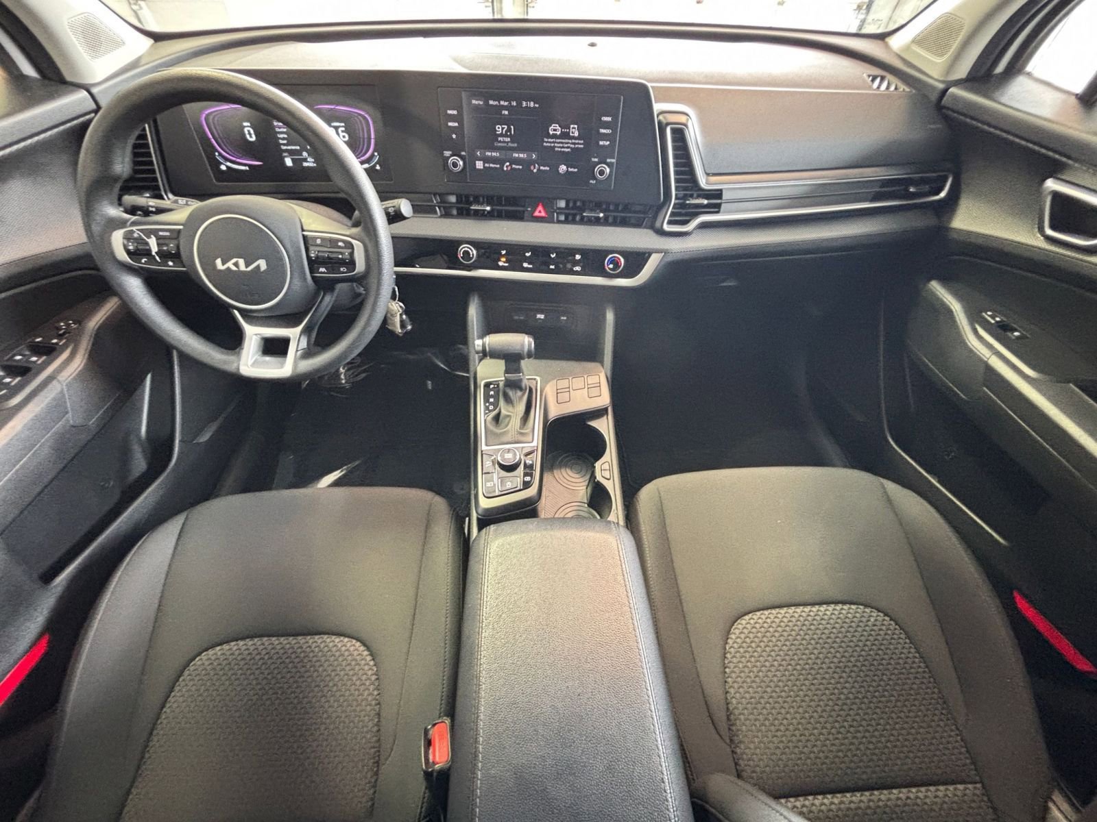 Used 2025 Kia Sportage LX image 32