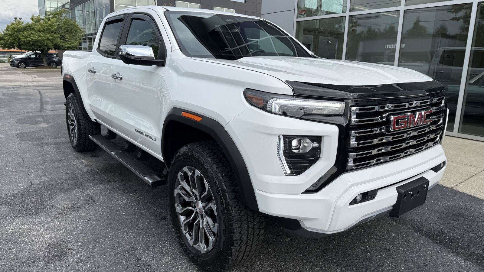 Used 2023 GMC Canyon Denali AWD/4WD image 12