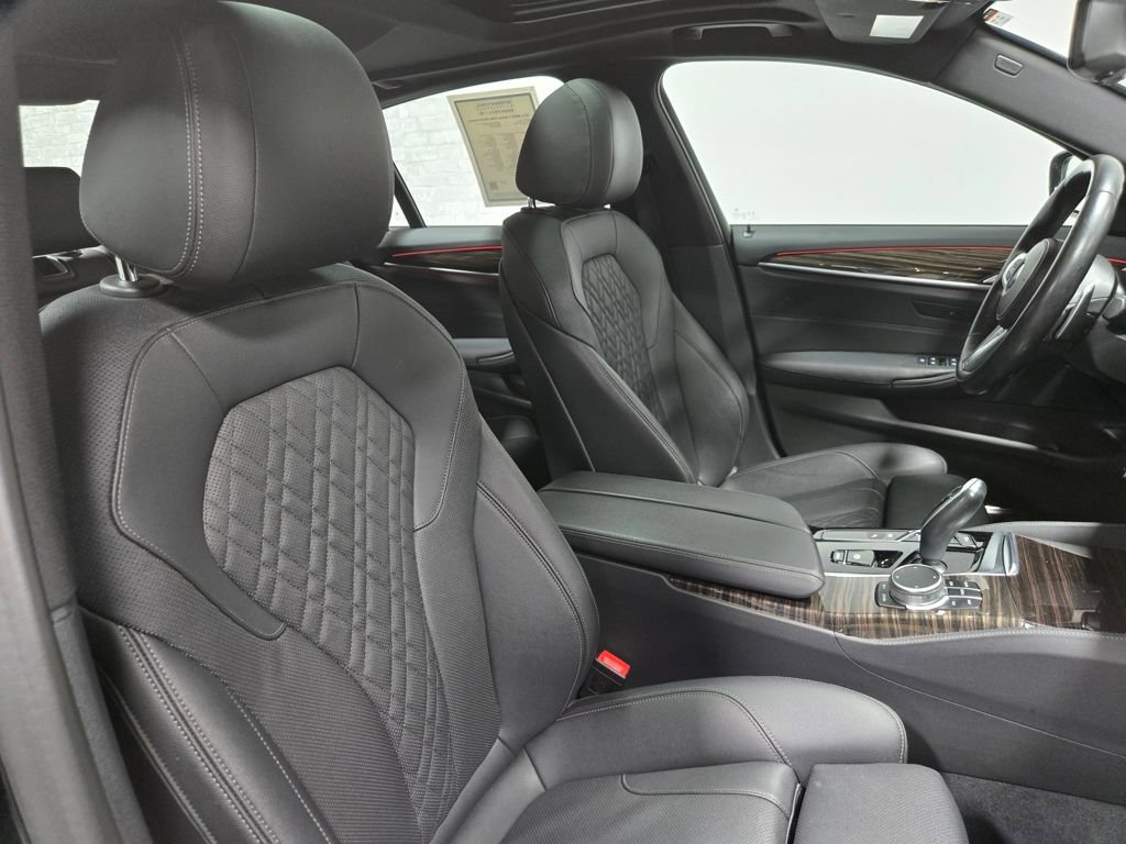 Used 2021 BMW 530e xDrive w/ M Sport Package image 54