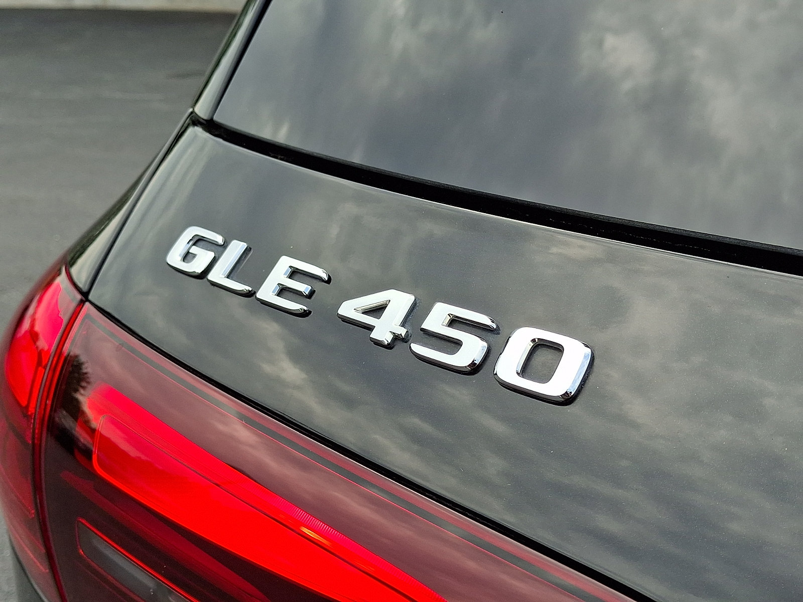 Certified 2025 Mercedes-Benz GLE 450 4MATIC image 32