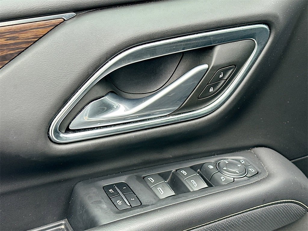 Used 2024 Chevrolet Suburban Premier image 17