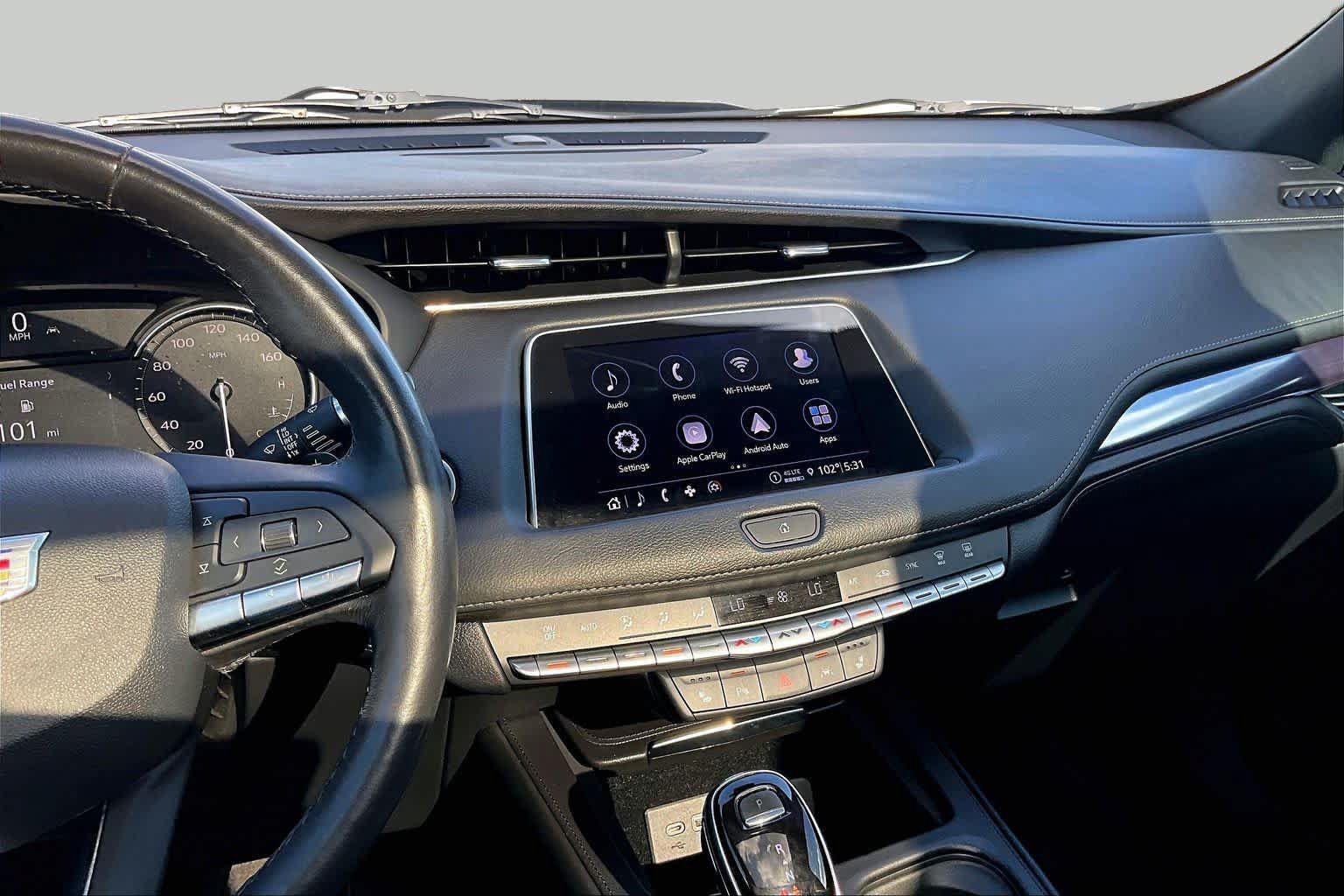 Used 2023 Cadillac XT4 Luxury w/ Cold Weather Package FWD image 13