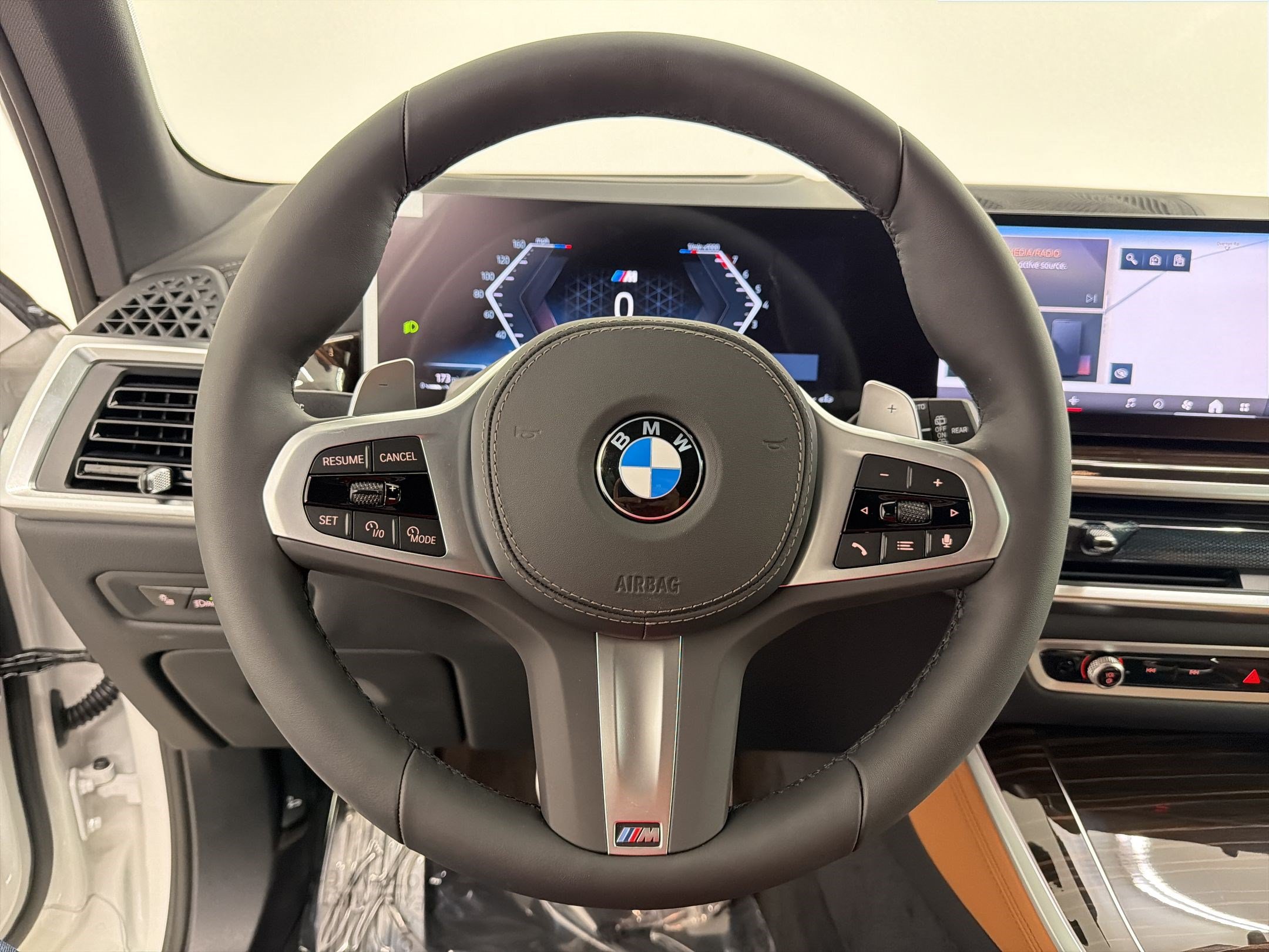 New 2026 BMW X5 xDrive40i w/ M Sport Package AWD/4WD image 11