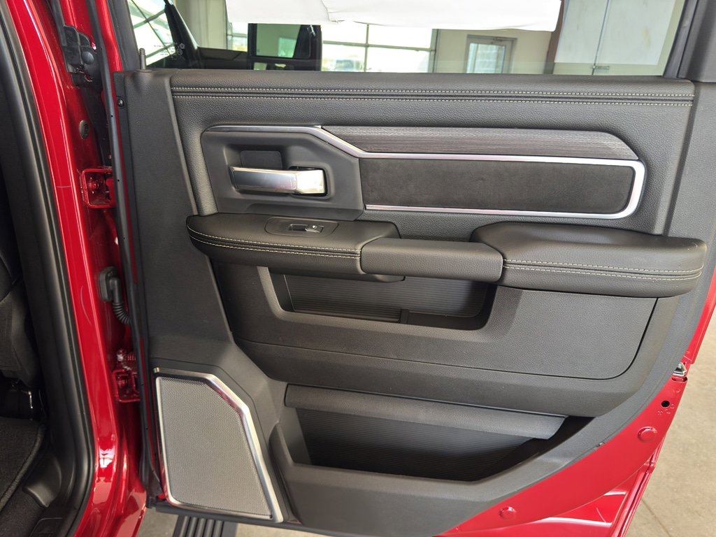 New 2026 RAM 2500 Laramie AWD/4WD image 12