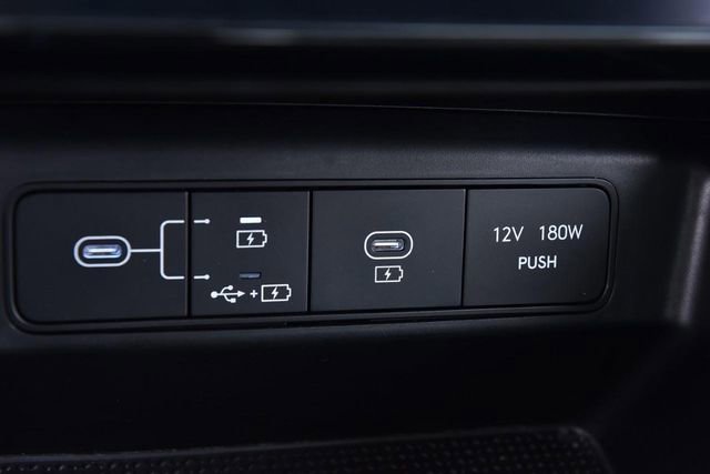 Used 2025 Hyundai Santa Cruz SEL AWD/4WD image 16
